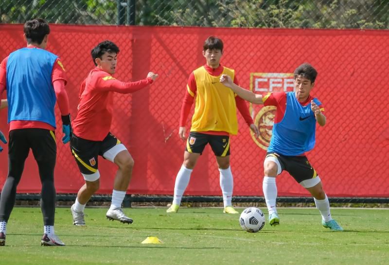 英媒：埃弗顿考虑与林加德签约至本赛季结束据英国媒体Talksport透露，埃弗顿正在考虑为林德加提供一份短期合同。